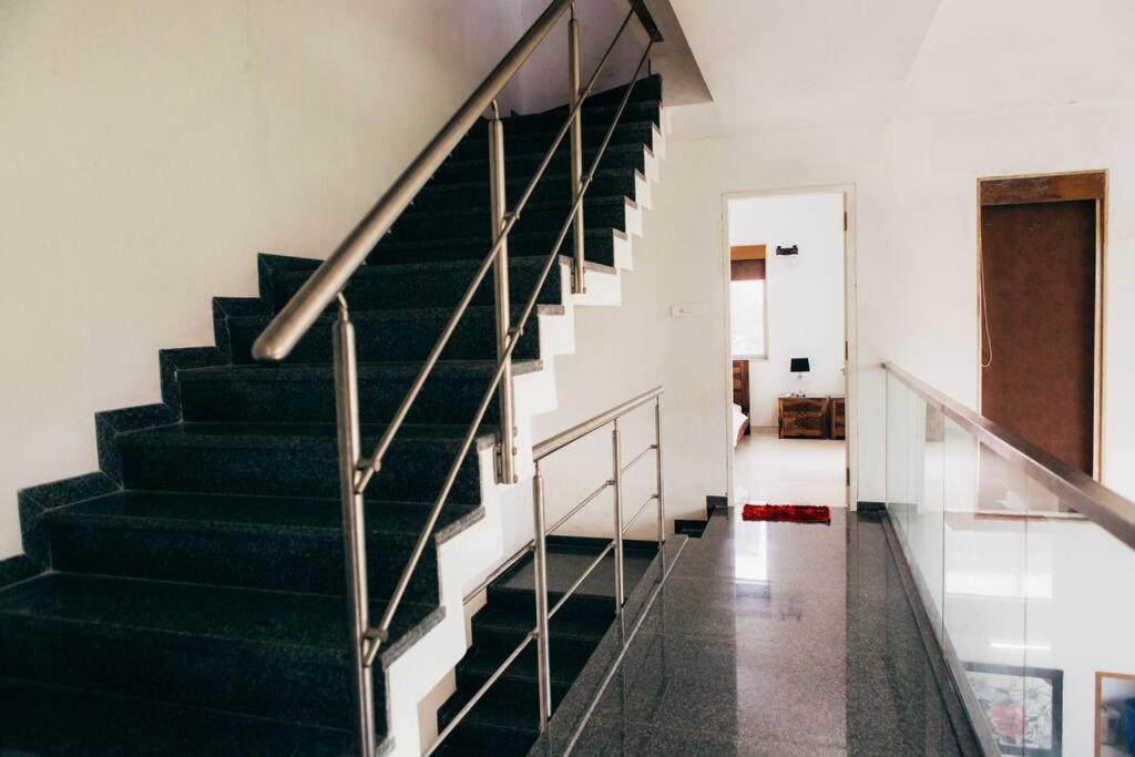 Unit 4 By Red Stone Villas Lonavala Eksteriør billede